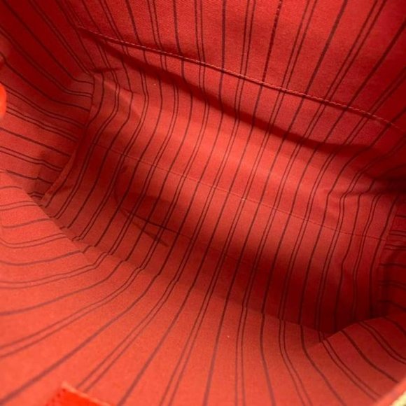 Auth Louis Vuitton red empreinte hobo discontinued - Picture 8 of 12